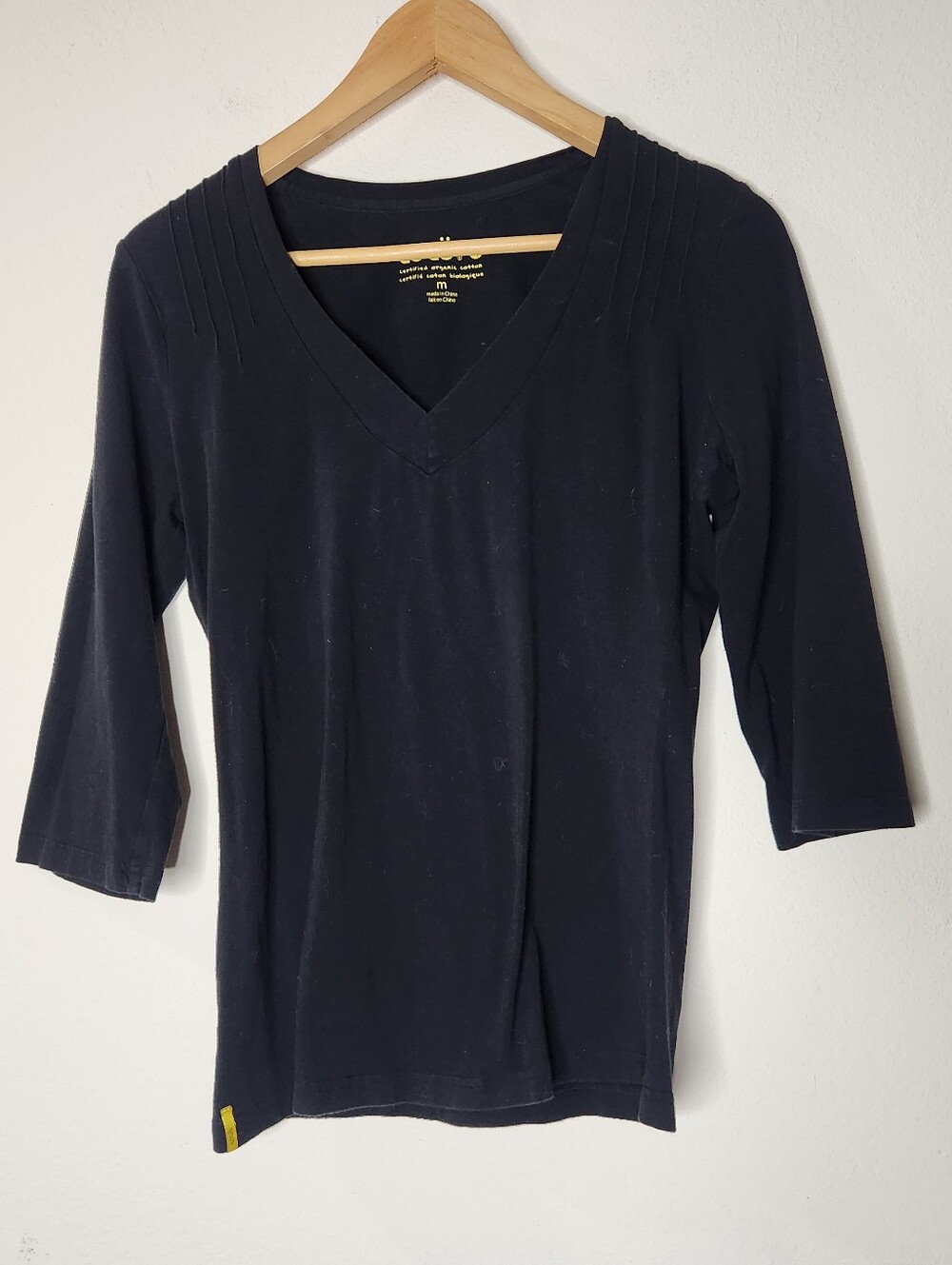 Lole Womens Medium Organic Cotton 3/4 Sleeve Basic Black V-neck Shirt